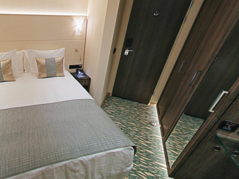 Category 4 | Ruby Deck